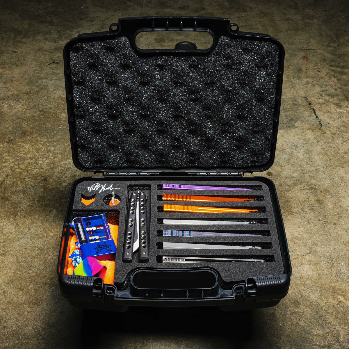 TheWillHirsch's tweet photo. Balisong Cases are Finally here and I worked very hard on them!!

https://t.co/vfutAYNCR8 https://t.co/fGbg65kL5W