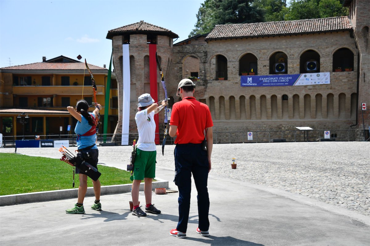 FitarcoItalia's tweet photo. Alle ore 19,05 circa su @RaiSport le finali del #CampionatoItaliano Tiro di Campagna 2022.
Spettacolari le immagini della gara, disputato all'interno e all'esterno della #rocchetta di #Castellarano
La diretta di #raisport ๐
https://t.co/b5UBKz5iWr
#fitarco #archery #TV #arco https://t.co/VTwxuVzm5h