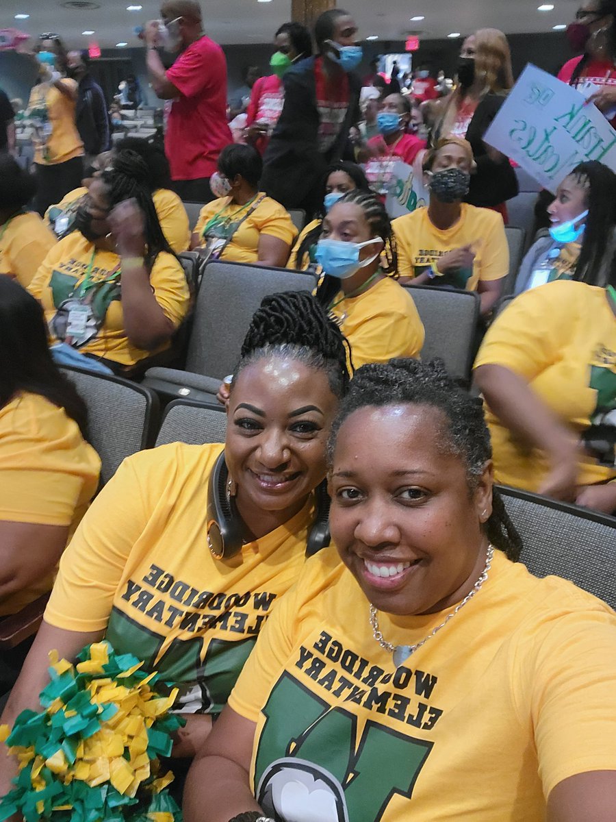 WallaceAR11's tweet photo. @desotoisdengage Convocation 22-23...loving it!! #TimeToFly @wrefama https://t.co/YsFCLFrZPu