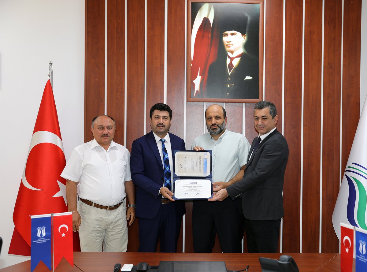 SubuOfficiall's tweet photo. 📜 MÜDEK tarafından akreditasyonu yenilenen Teknoloji Fakültemizin bölümleri akreditasyon belgelerini aldı.

Detaylar 👇
🔗 https://t.co/DJZRIV0lFU https://t.co/DGCS1nj6af