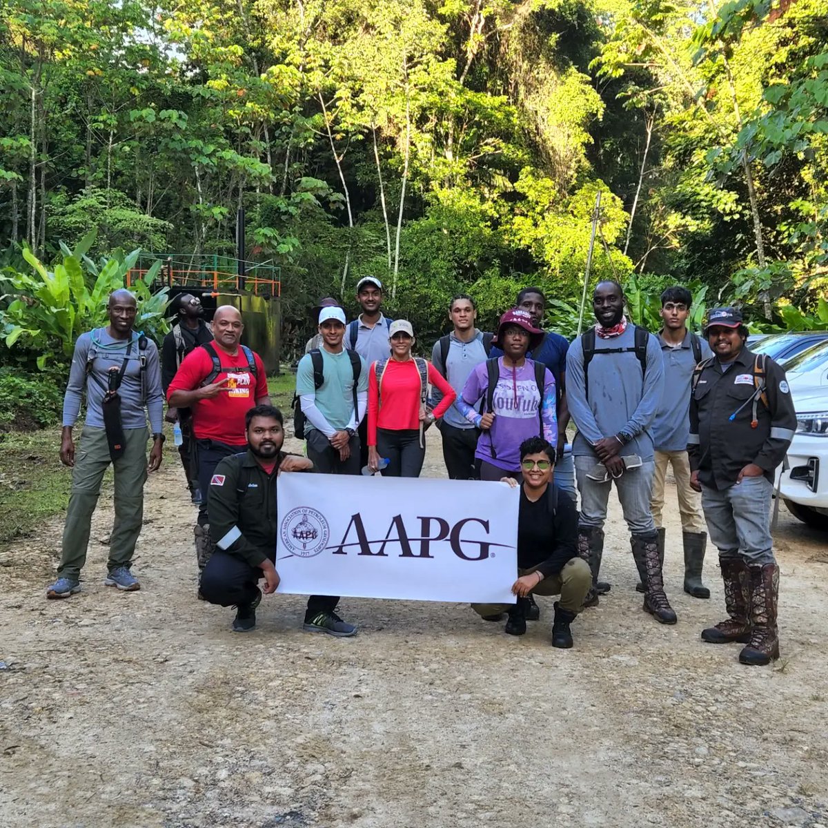 MoonXav's tweet photo. 👣 Led by Christopher Kelshall, and facilitated by @TouchstoneExp, the @AAPGYP_TT embarked on a 7hr round trip hiking expedition, following in the footsteps of renowned geologist Hans Kugler, his supervisor August Tobler and their Malaysian surveying companion Mas Bakal. https://t.co/rTSD45oBzU