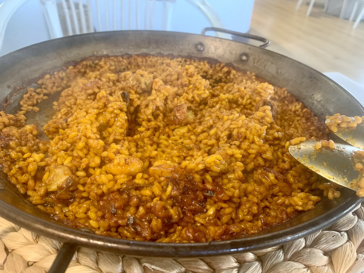 Bonbibendum's tweet photo. El arroz multicapa del señorito de #Humoysal está bastante bueno. https://t.co/9iHK46416g