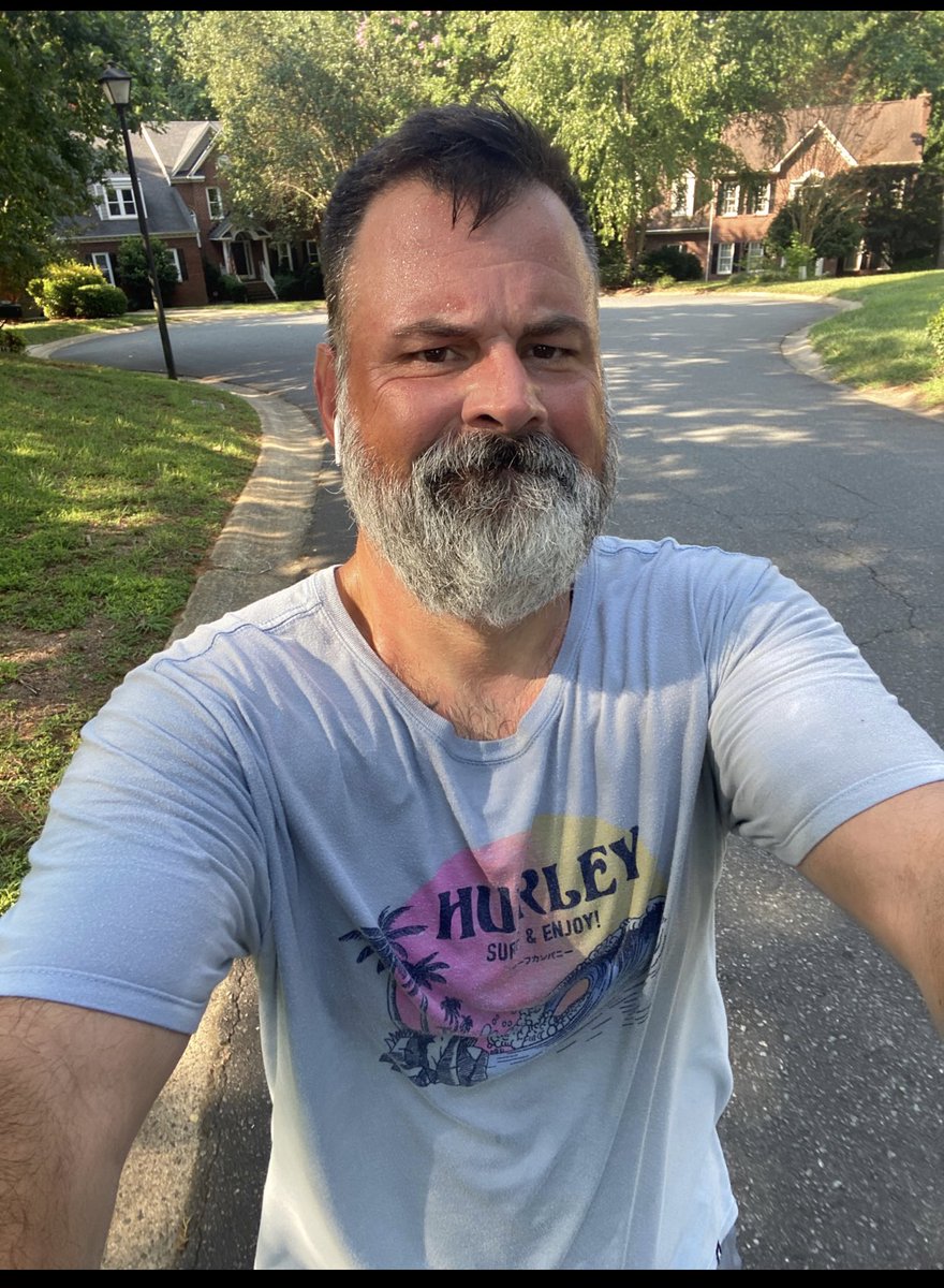 JEnochs3's tweet photo. Got that morning run in. Fuck!!!!! https://t.co/TThxuTT4Cc