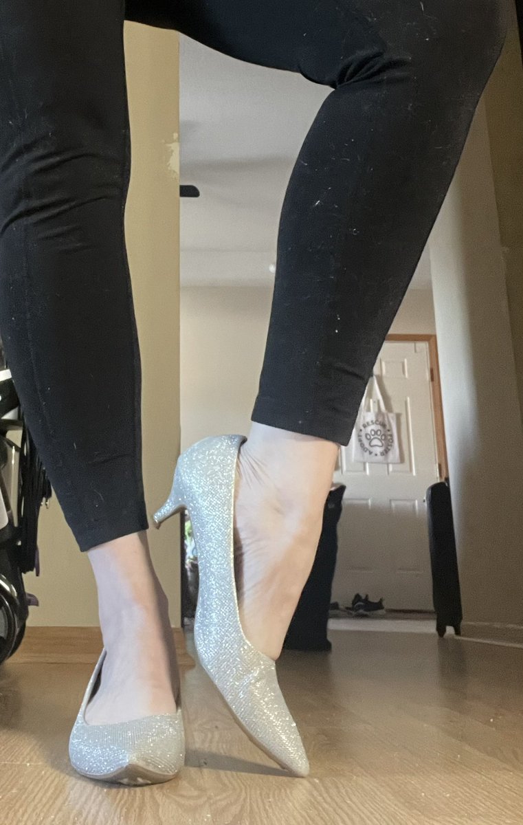 mrtfeet's tweet photo. Getting a little naughty with these pictures! https://t.co/5chy0WCgjr #feetfethish #heels #highheel #NaugthyGirl #glitter #Shoe https://t.co/OaUVAtCvbt