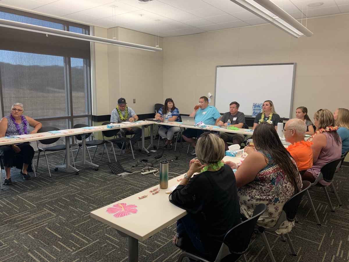 fcusdcte's tweet photo. “CTE 101” Professional Development Workshop! Collaboration, SMARTIE Goals, high quality CTE and preparing for an amazing new school year! https://t.co/hbgsyH3c0v