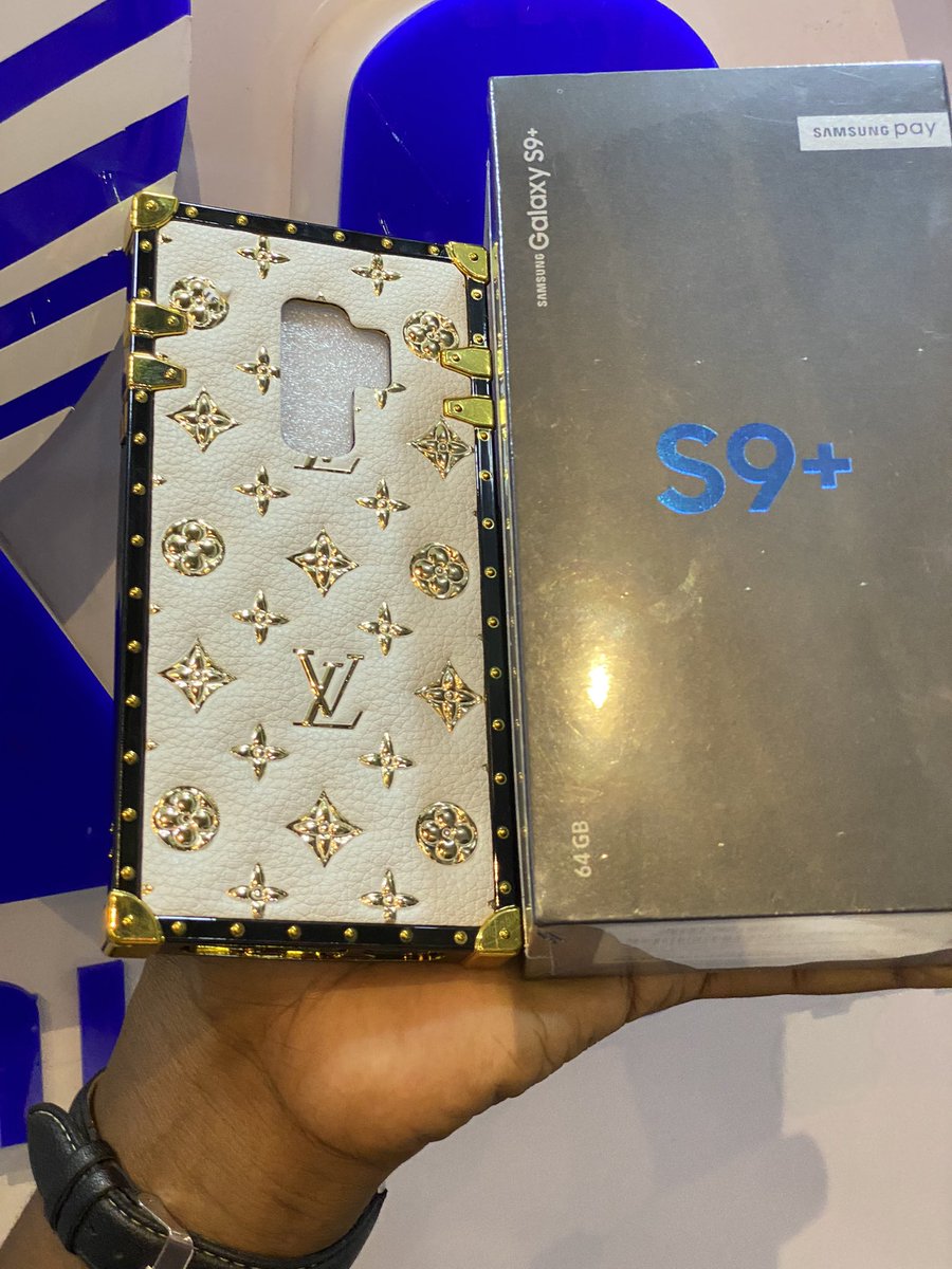 ERGenuineElect1's tweet photo. WE GOT THE BEST PRICES FOR YOU 🫡
#Samsung #Galaxy #S9Plus

S9+ with
🪤64GB Storage 
⚙️4GB RAM
🔋3500mAh battery
🪙TZS520,000/=

⛳️Makumbusho bus stand

#0765445553

#qualitybringsconfidence https://t.co/OG6QYuDQu6