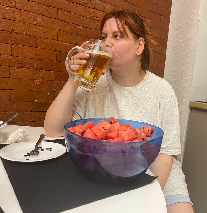 I really love watermelon with beer 🍺🍉 Is it weird?  #bellystuffing #feedeegirl #babybelly #chubbygirls<a href="/tag/babybelly"class="tags"><span>#babybelly</span></a><a href="/tag/chubbygirls"class="tags"><span>#chubbygirls</span></a><a href="/tag/bellystuffing"class="tags"><span>#bellystuffing</span></a><a href="/tag/feede"class="tags"><span>#feede</span></a>