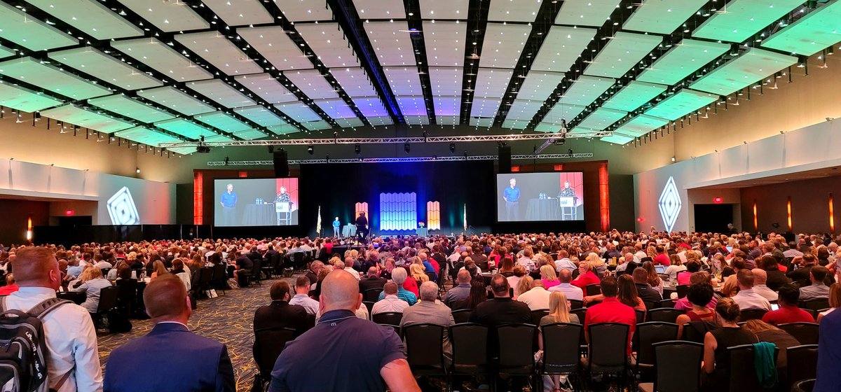 digital_obl's tweet photo. Full house this morning at the opening session of the @sai_iowa conference in Des Moines. Learning and working together for ALL students across the state. https://t.co/qdx8PKlU6O