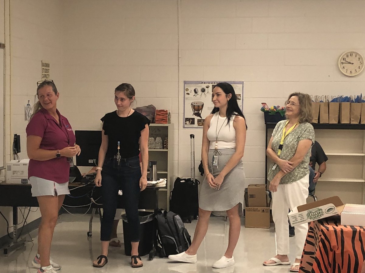 swosinly's tweet photo. Golden Terrace teachers are WILD about learning! @GTEtoucans https://t.co/Kx48C6do9I