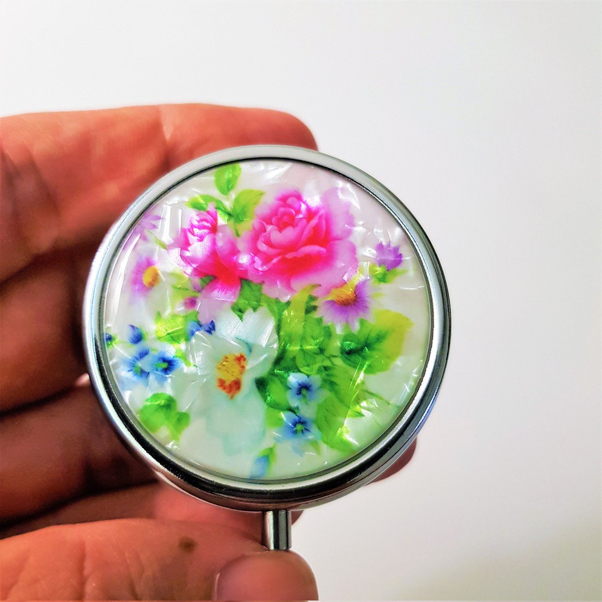 art_kcy's tweet photo. Excited to share the latest addition to my #etsy shop: Floral Pill Box, Vitamin Box, Small Jewelry Box For Stud Earring #pillboxforpurse #pillboxtravel #floralpillbox #pillboxsmall #pillorganiser #pillcaseforpurse #UKGiftHour #pillcasesmall #ukgiftam https://t.co/leZcpkx9WH https://t.co/YeCDnG2YYm