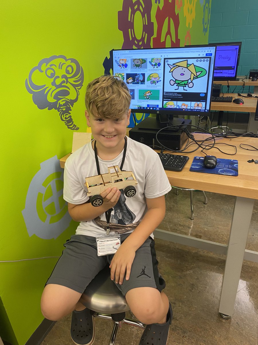 NewCastleAreaSD's tweet photo. Check out the awesome laser engraved trucks and phone stands students made on their STEAM Road Trip at today’s #NCASDTinkerTank! 👍 https://t.co/xEoSLSI6Db
