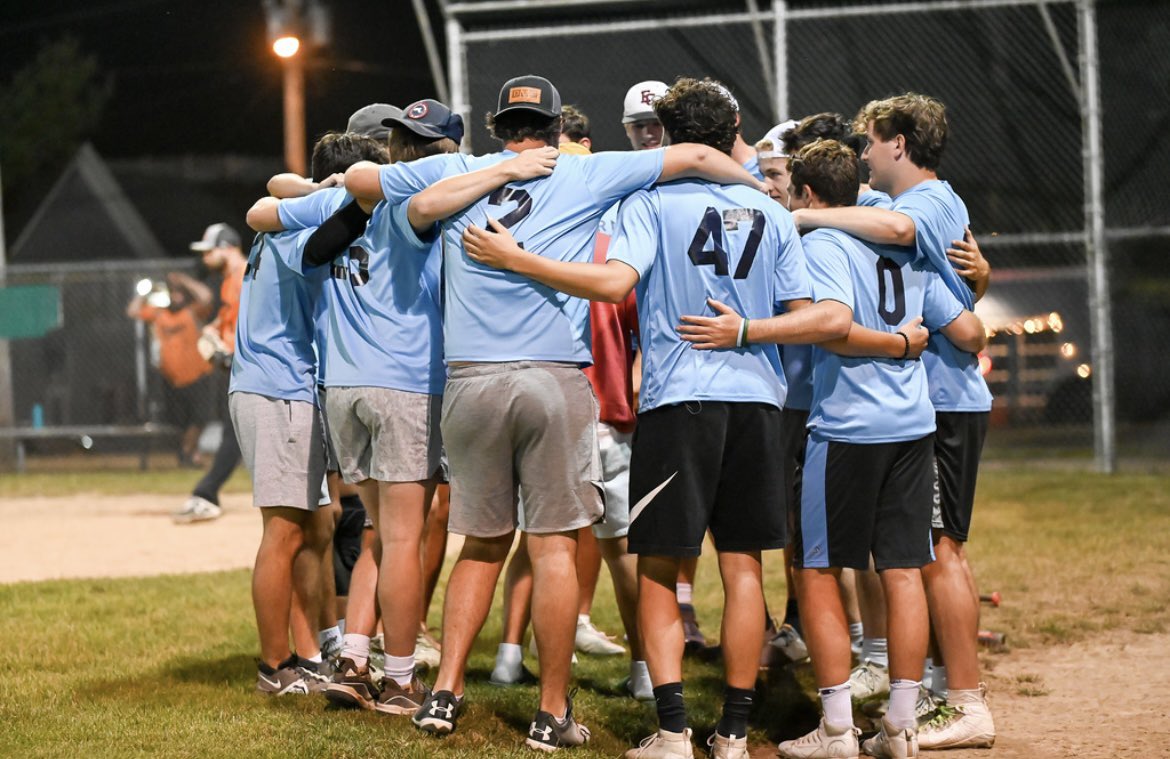 Do or die tonight with the family. 8:00🥎. 

<a href="/DannyPrior/">Danny Prior</a> <a href="/jackmcmullenn/">Jack McMullen</a> <a href="/ColeJBarron/">Cole J. Barron</a> <a href="/cgswanson3/">Conrad Swanson</a> <a href="/Aplympton_12/">Andrew Plympton</a> @WetPicks <a href="/WillFos46430412/">Will Foster</a> <a href="/dnort_44/">David Norton</a> <a href="/HallaganSpencer/">Spencer Hallagan</a> 
<a href="/mlicciardi24/">Matthew Licciardi</a>