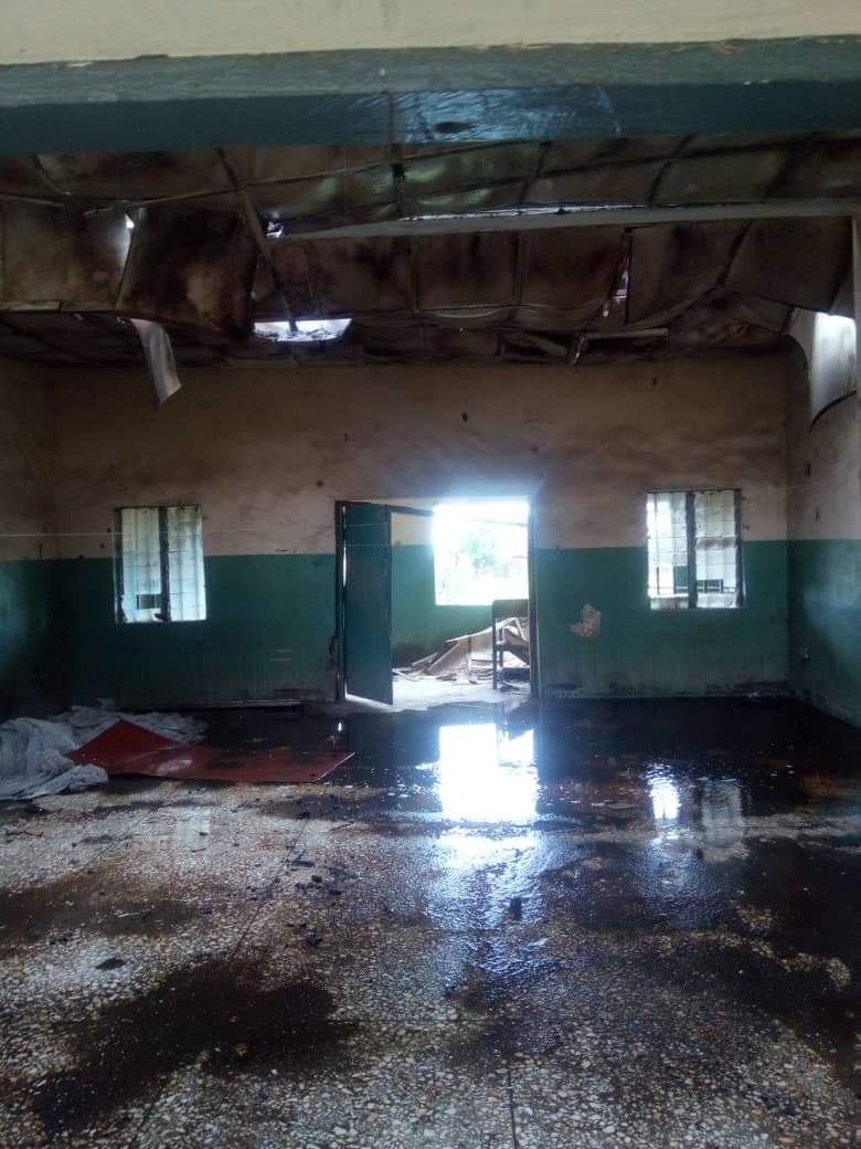 TrackaNG's tweet photo. REVEALED!!! 

This is the female ward of General Hospital, Biliri in Gombe.

Residents are groaning over the deplorable state of the facility. 

Sick female patients are now transferred to the male ward, which has led to the facility being overcrowded. 

#PHCsAccountability https://t.co/r1H3tOG8V1