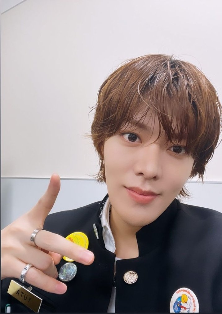feedyuta's tweet photo. more yuta selcas for today 🥺 https://t.co/vGqAJktMl0