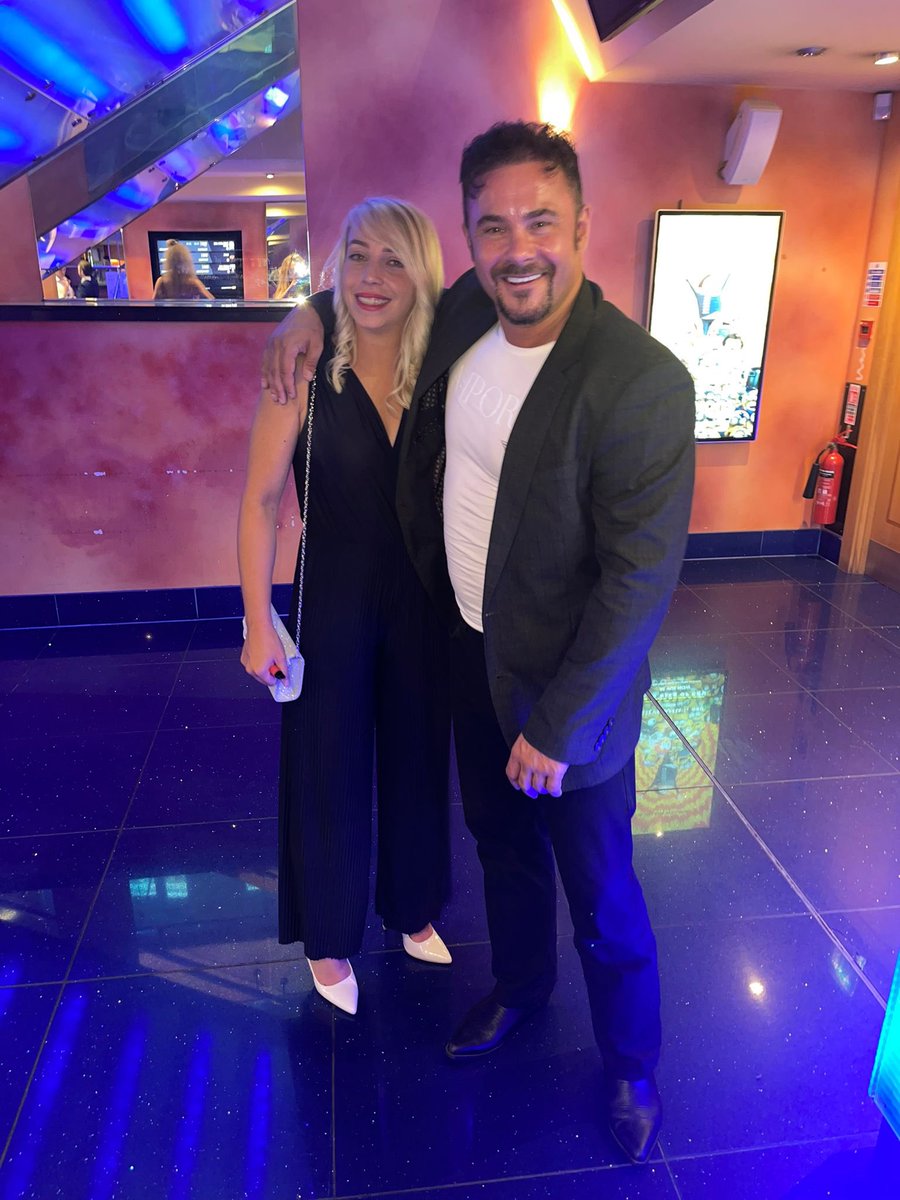 Swayleeloughna1's tweet photo. What a fantastic evening it was last night at the UK Premiere of Connie Lynn. Great after party too at #raffleschelsea πΎπΎπΎ #filmpremiere #movie #afterparty π¬ https://t.co/v8N2YkjOye