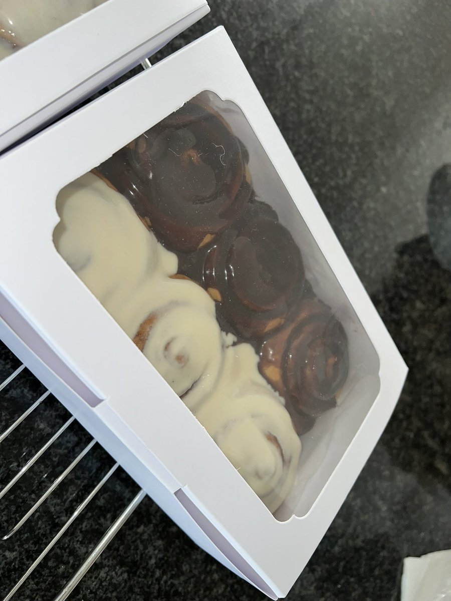 Hey twitter fam, I sell freshly baked cinnamon rolls for k120. Please support my small business 😊
If interested dm me.
P.s. orders to be placed a day in advance 😊. Based in Lusaka…