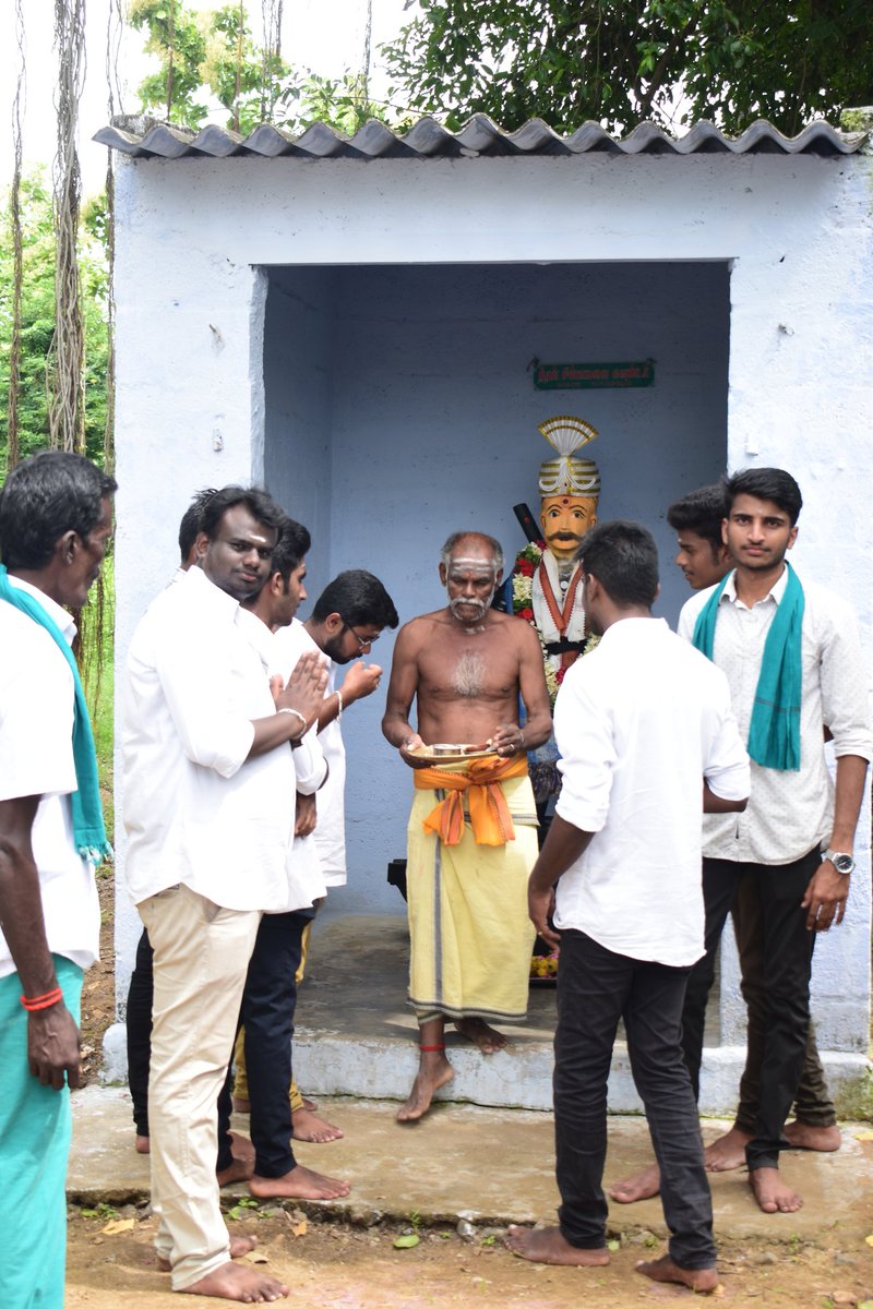 naveenkvg1410's tweet photo. முதல் முறையாக எந்த அமைப்பின் துணையின்றி இன்று Dheeran Film's  சார்பில்  தீரன் சின்னமலை கவுண்டர் ஐயா அவர்களுக்கு மரியாதை செய்ய சென்ற இளம் படை 🔥 இனி அடுத்த அடுத்த ஆண்டுகளிலும் தொடரும்
#தீரன்_ஆதன்ஓரி_விழா #தீரன்சின்னமலைகவுண்டர் https://t.co/UsNlF1a6dE