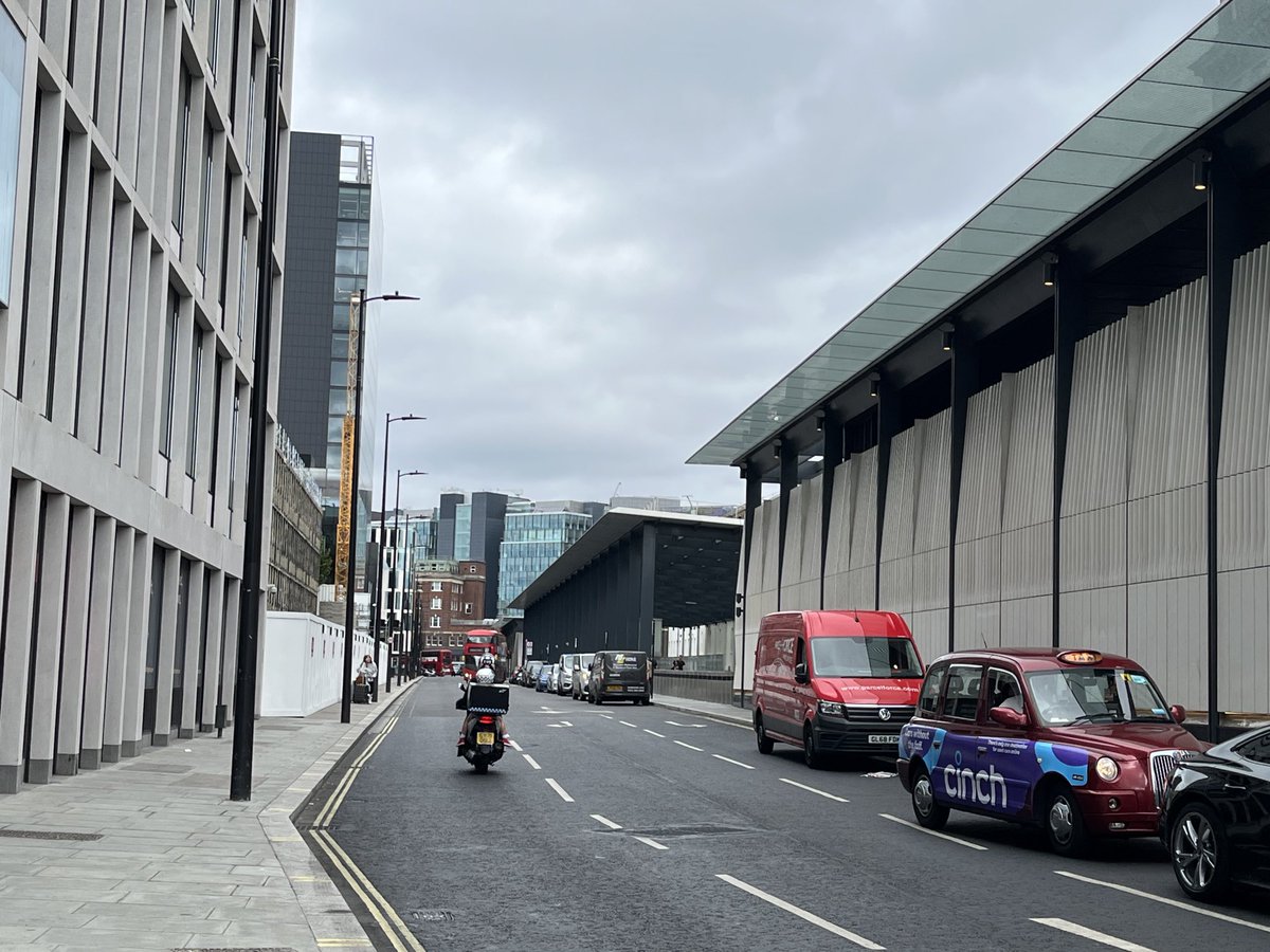 Find a London Office tweet media