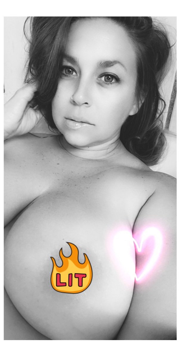 here4thefuunn's tweet photo. https://t.co/AUd6xAoepS

#nsfwtwt #nsfwtw #onlyfansbabe #thickthighsavelives #36dds #buyingconent #Buy #sellingcontent https://t.co/LXP9hb26Qj