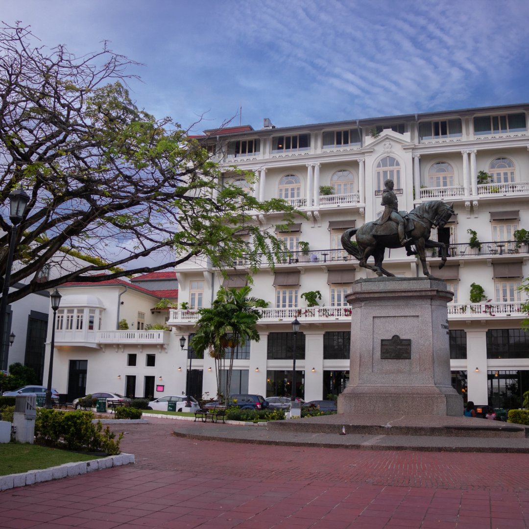 emberahotels's tweet photo. Ideal for touring the city of Panama and the Historic District. You can stay at Villa Palma, located in the heart of Panama. Enjoy the beach but also a tour around the city🤗
📍Visit Villa Palma
https://t.co/4vJUANziZt

#Panama #VillaPalma #City #Holidays https://t.co/frHe1Kgg3h