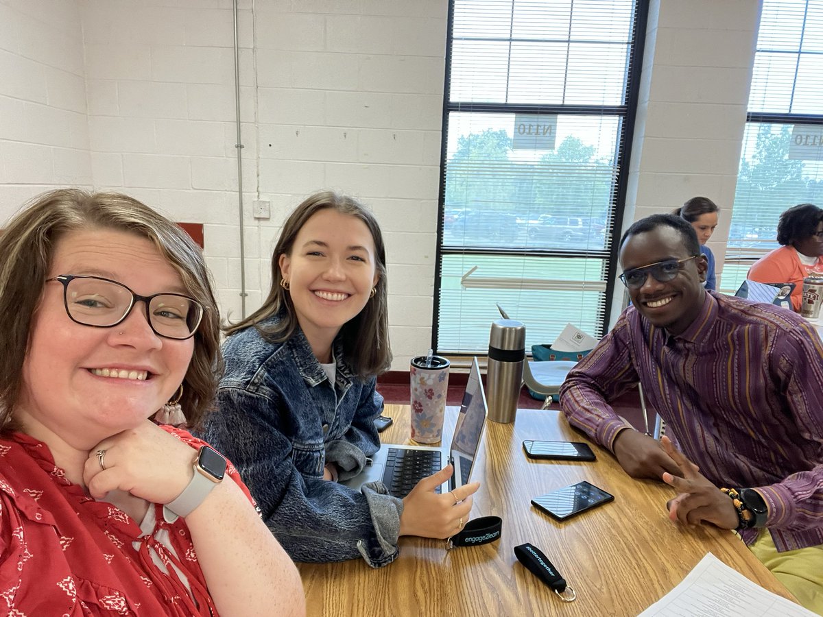 AmandaW72614's tweet photo. Triumphant Trio coming in clutch in Blended Learning with Engage2Learn @engage_learning @GabrielleWCG @witty_KK 
#MSCSe2LBetterTogether https://t.co/WqIH1SKDIj