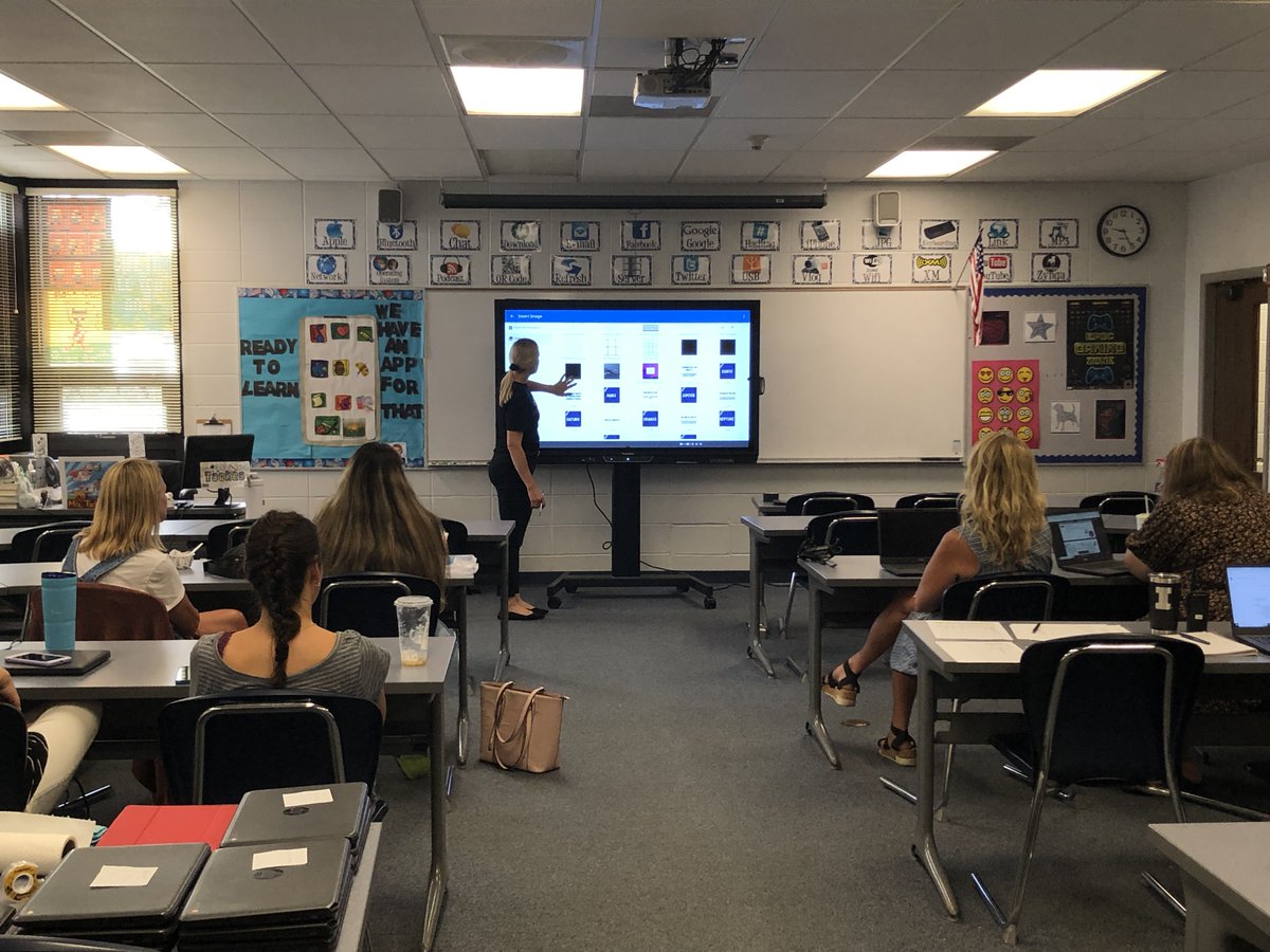 Let the 22-23 professional learning begin! Thanks to @mylifeaslinds from @LearnPromethean for working with our K-3 teachers today. #RGlearns