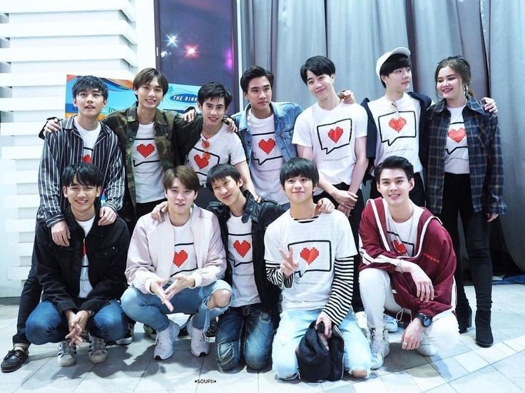 SahoryOliva's tweet photo. Y seguimos aqui 🤧❤
#4thAnniversaryLBC
#4YearsLBC https://t.co/zFQCPLiC23