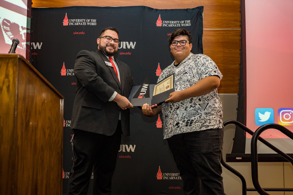 uiw_admissions's tweet photo. UIW Admissions welcomed future Cardinals at Rising Day!π€
See you in 2023! #UIWBound #UIWPride https://t.co/YXwXcPIlul
