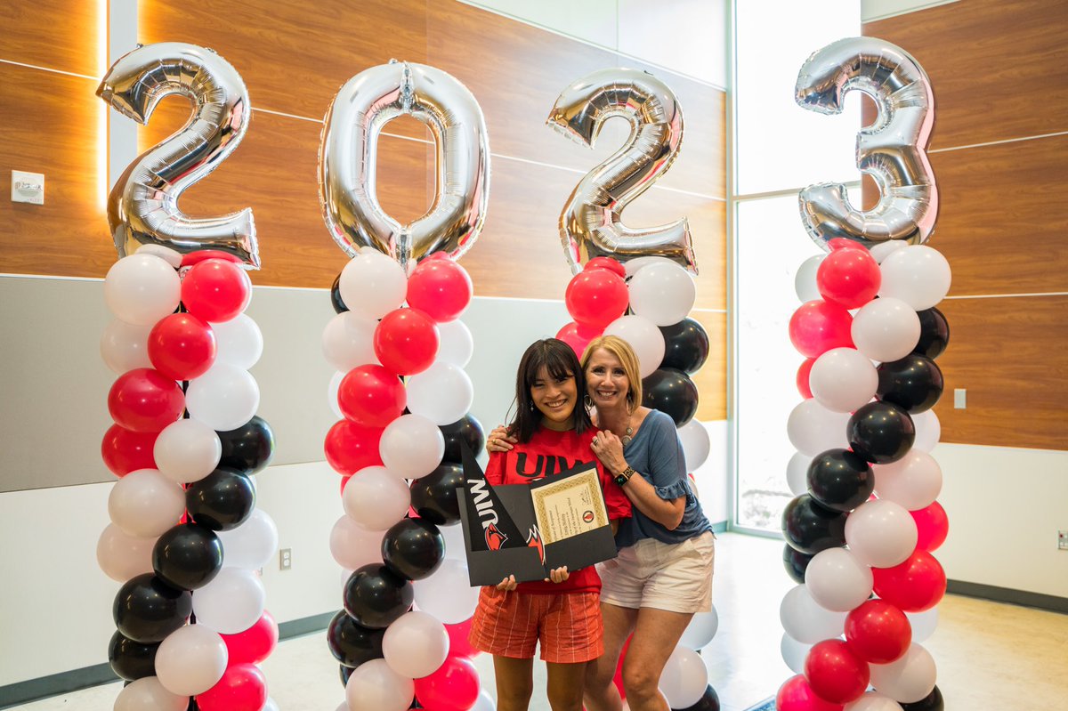 uiw_admissions's tweet photo. UIW Admissions welcomed future Cardinals at Rising Day!π€
See you in 2023! #UIWBound #UIWPride https://t.co/YXwXcPIlul