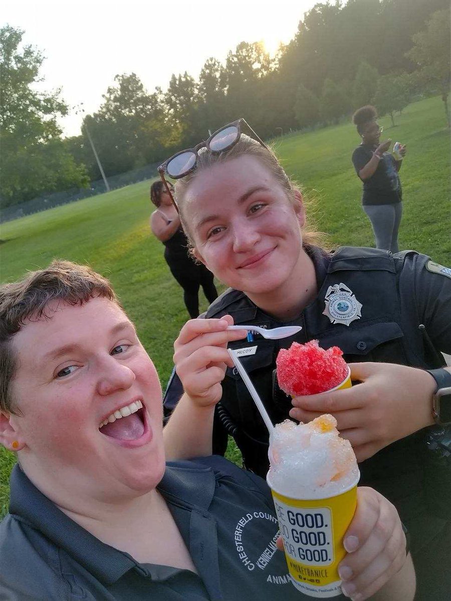 ccpdanimalsvcs's tweet photo. Had an amazing time at National Night Out #NNO2022 with our Chesterfield Community. It was great being able to get out and make those connections! #CfieldNNO @CCPDVa https://t.co/fREyDToMaf
