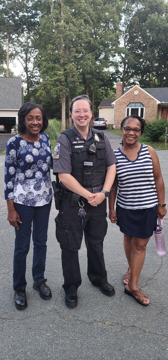 ccpdanimalsvcs's tweet photo. Had an amazing time at National Night Out #NNO2022 with our Chesterfield Community. It was great being able to get out and make those connections! #CfieldNNO @CCPDVa https://t.co/fREyDToMaf
