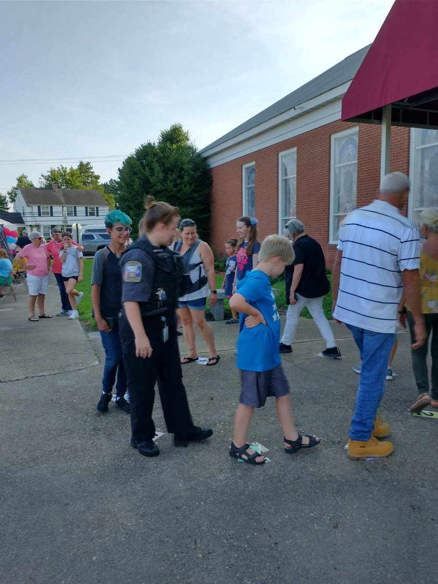 ccpdanimalsvcs's tweet photo. Had an amazing time at National Night Out #NNO2022 with our Chesterfield Community. It was great being able to get out and make those connections! #CfieldNNO @CCPDVa https://t.co/fREyDToMaf