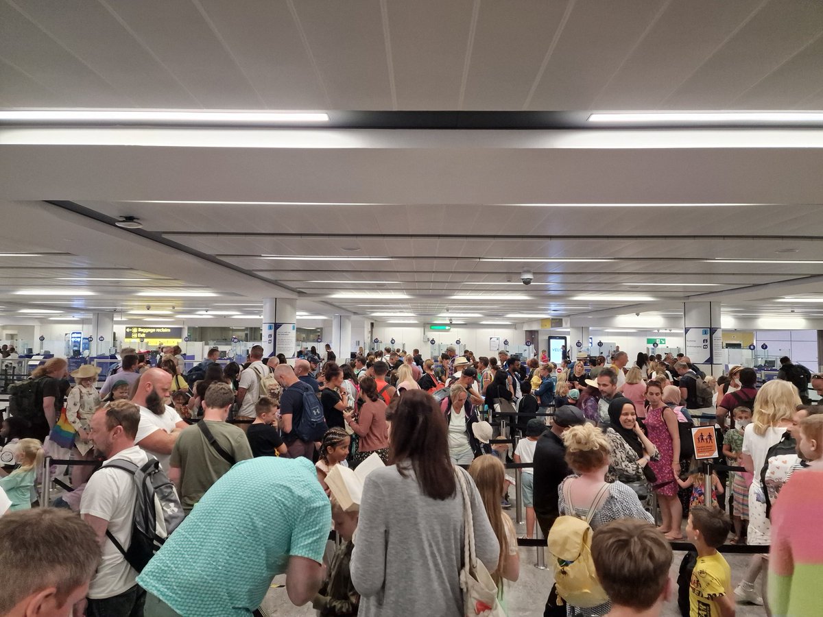 DeeJayJay's tweet photo. @Gatwick_Airport How is it beneficial to makes families with under 12's, especially under 3's join the longest queue?! https://t.co/vbqyxvpgkk