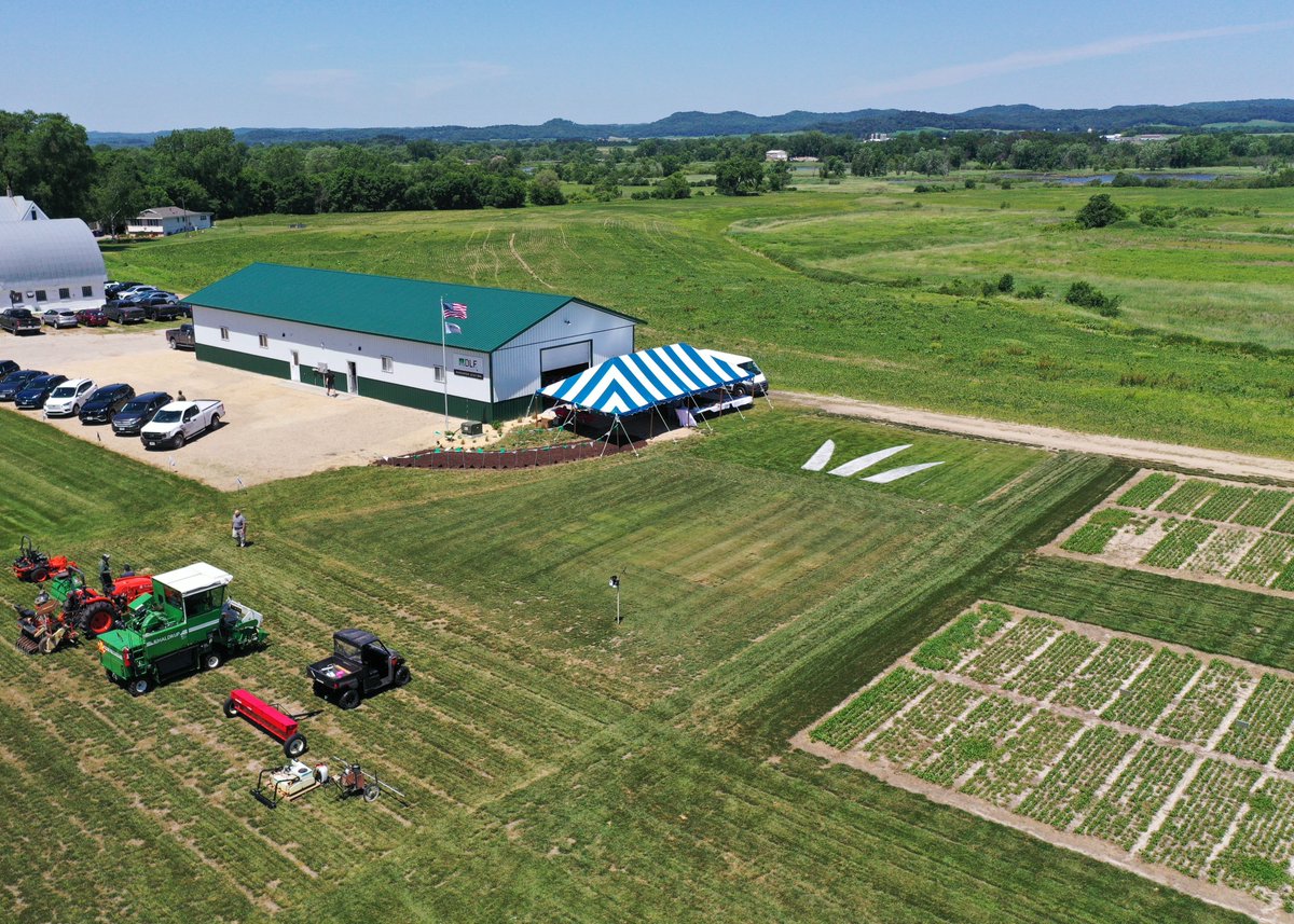 seedtoday's tweet photo. .@DLFUSA recently opened a new, 30-acre research station in Bangor, WI. Among other things, the sandy soil profile of the site allows for a more natural evaluation of drought tolerance and nitrogen efficiency. https://t.co/0a86ixSBfe https://t.co/M71EgYgfEp