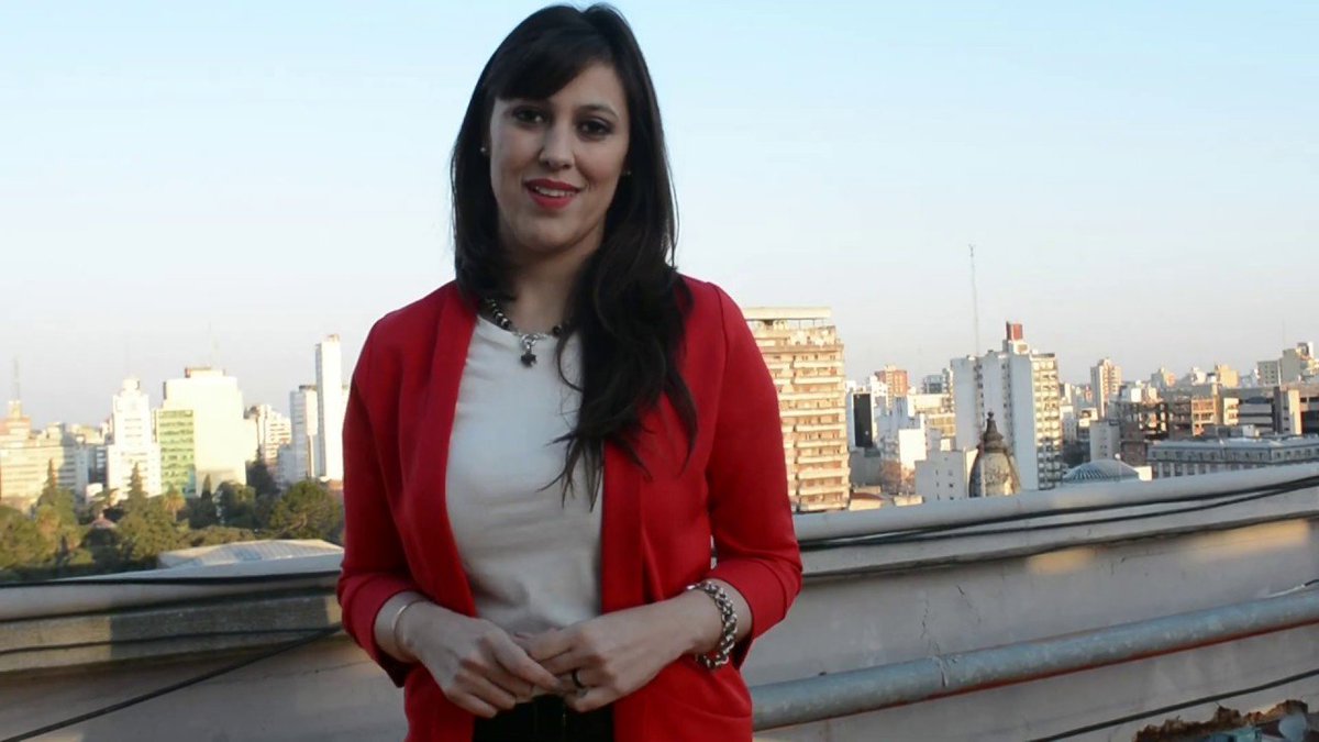 universidata's tweet photo. AIRE @NoellaDurante columna de #ExtensionUNLP y @mediosunlp 
Hoy con la visita de Belén Bolpe @belbolpe conductora de @TvUniversidad 
#ContactoUniversitario AM 1390 @radioulaplata @unlp
Online en https://t.co/tPZdUYArF5 https://t.co/GgkRD05GBD https://t.co/HA06RJLJYT