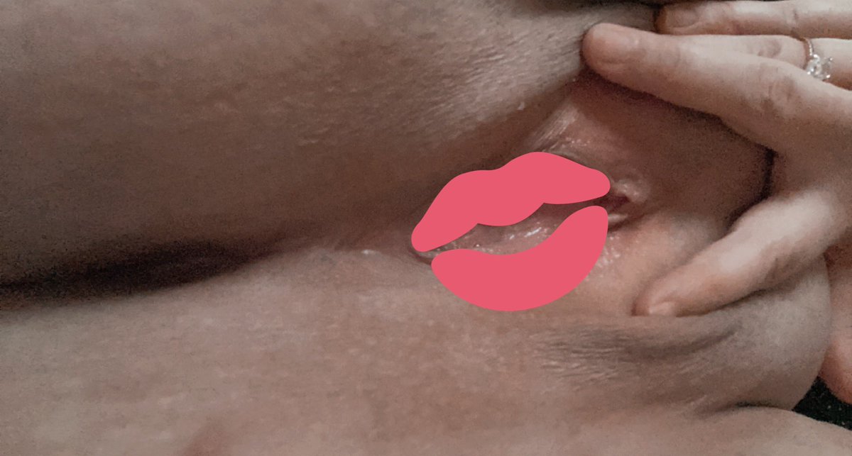 hotmessmama07's tweet photo. Look at this pretty little thing 🤤🤤🥵 link is in bio to see if uncovered! 😘 #sexy #milf #wetasf #pinklips https://t.co/UqmU7CVlpC
