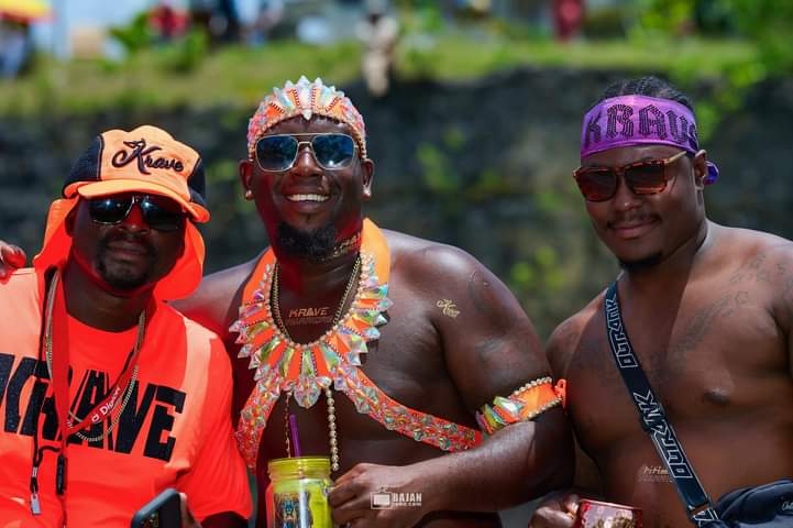 Shapoo25's tweet photo. #Kravers #TillIOLDANDGREY 🔥🎉🎊 https://t.co/okxviDr6FU