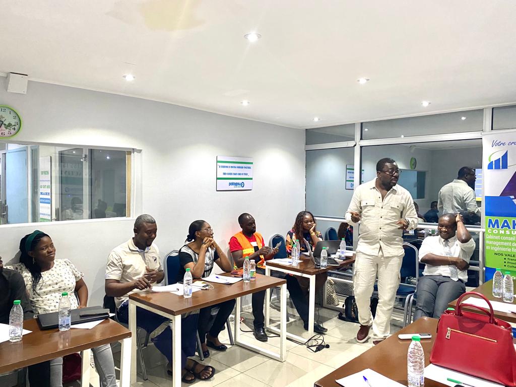 MaholConsulting's tweet photo. 𝐂𝐨𝐦𝐦𝐮𝐧𝐢𝐜𝐚𝐭𝐢𝐨𝐧 𝐨𝐫𝐚𝐥𝐞, 𝐮𝐧𝐞 𝐜𝐨𝐦𝐩𝐞́𝐭𝐞𝐧𝐜𝐞 𝐦𝐚𝐧𝐚𝐠𝐞́𝐫𝐢𝐚𝐥𝐞 𝐢𝐧𝐝𝐢𝐬𝐩𝐞𝐧𝐬𝐚𝐛𝐥𝐞 💡A travers l'intervention de notre facilitateur, M. @JPTCHOMDOU nos apprenants ont pu acquérir des compétences communicationnelles.
Tel: 620 13 38 85 https://t.co/48X82ySh2x