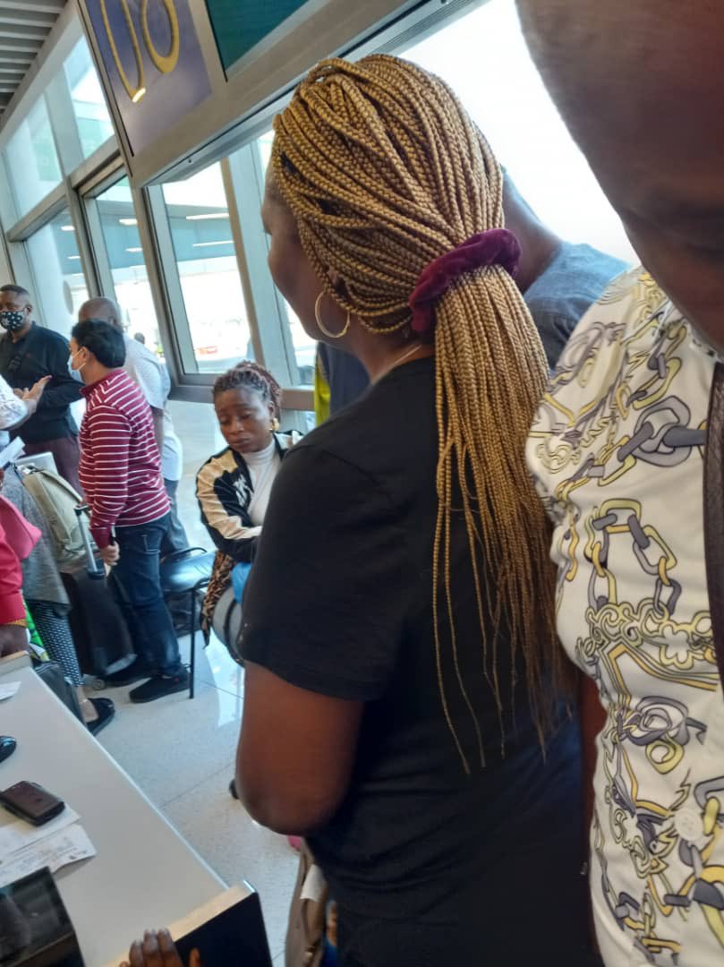ibiyinxcs's tweet photo. @flyethiopian You guys are terrible you left all the black passengers stranded and took the white passengers! This is beyond believable. @instablog9ja @Omojuwa My mum is stranded in another country for 3 days https://t.co/9CjWfTNRyn