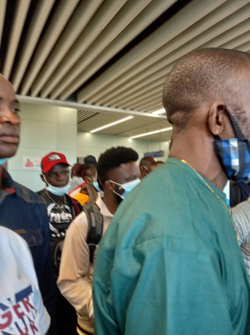 ibiyinxcs's tweet photo. @flyethiopian You guys are terrible you left all the black passengers stranded and took the white passengers! This is beyond believable. @instablog9ja @Omojuwa My mum is stranded in another country for 3 days https://t.co/9CjWfTNRyn