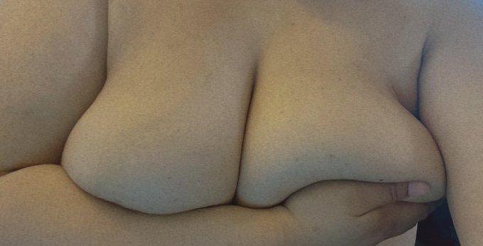 Free page 😏 https://t.co/BNThya3zcj https://t.co/IPb1vfi0wf