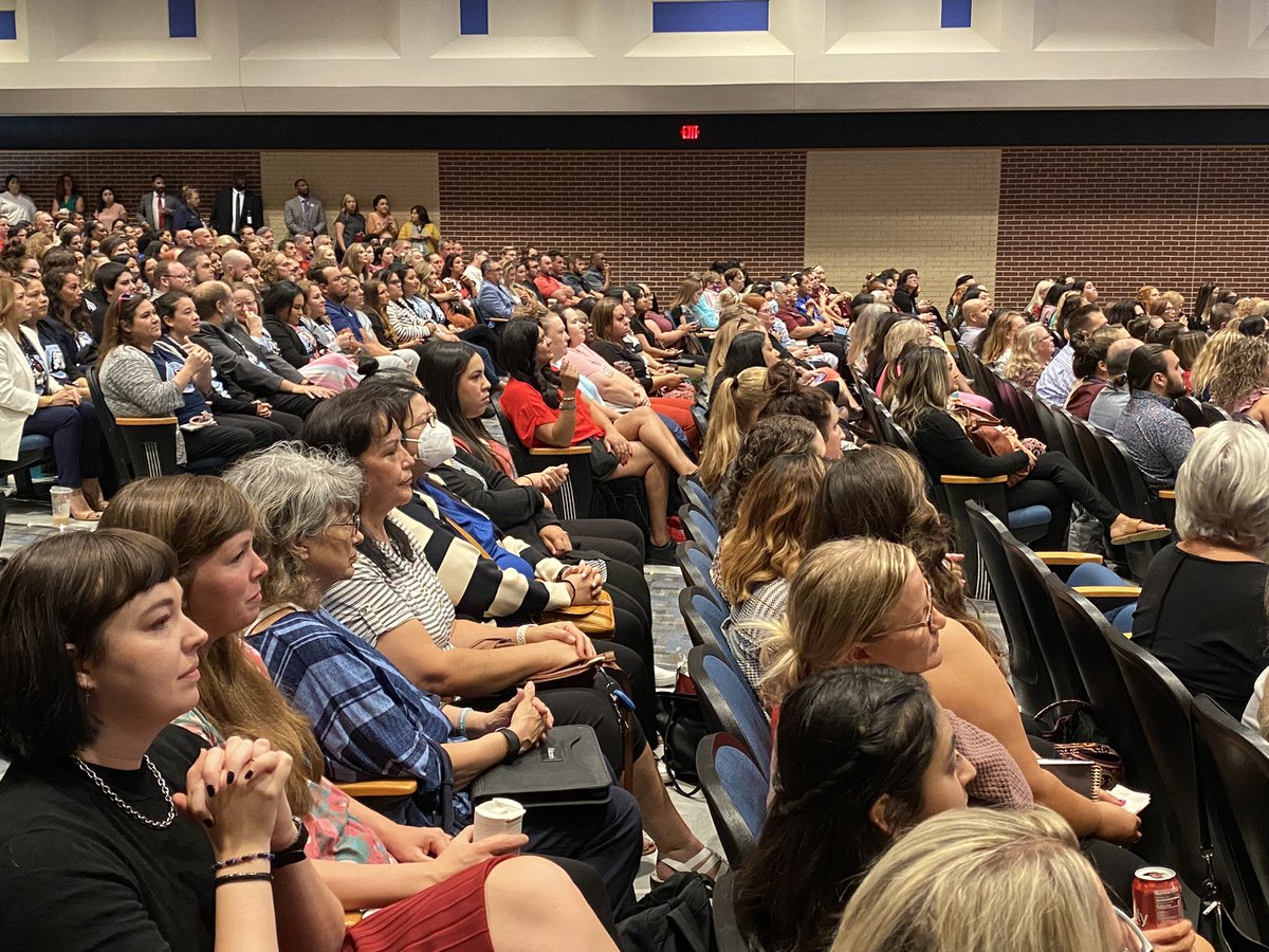 CastleberryISD's tweet image. #castleberryisd teachers and staff are getting ready to kick of #convocation2022! #choosecastleberry #CISDbetterTogether