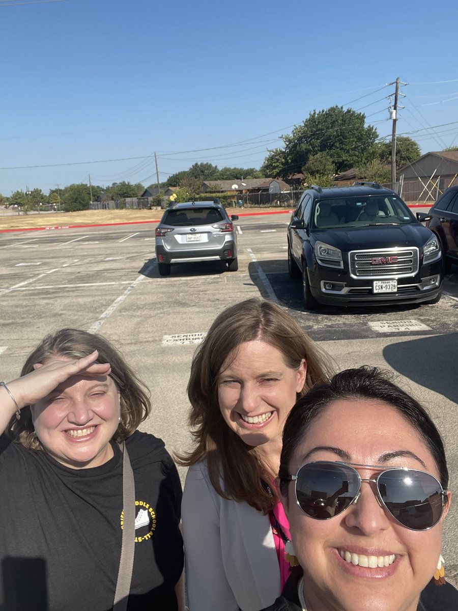 Doggett1979's tweet photo. @Hartmantweets @Griffin_MS #OneLISD #TCHSfeederpeprally Time to "Rapp" it up and join the TCHS pep rally🎉🖤💛 https://t.co/Rot8Rd0CbG