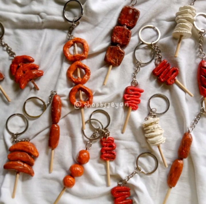 GFindsPH's tweet photo. 🌸 Handmade Filipino Street food Keychain - ₱ 40-50
Superd detailed and realistic 

• order link: https://t.co/gSxqG6WBNN

#ShopeePH #ShopeeFinds #aestheticfinds #keychains #recos #sale #cute #aesthetic https://t.co/jB8z01zBLq