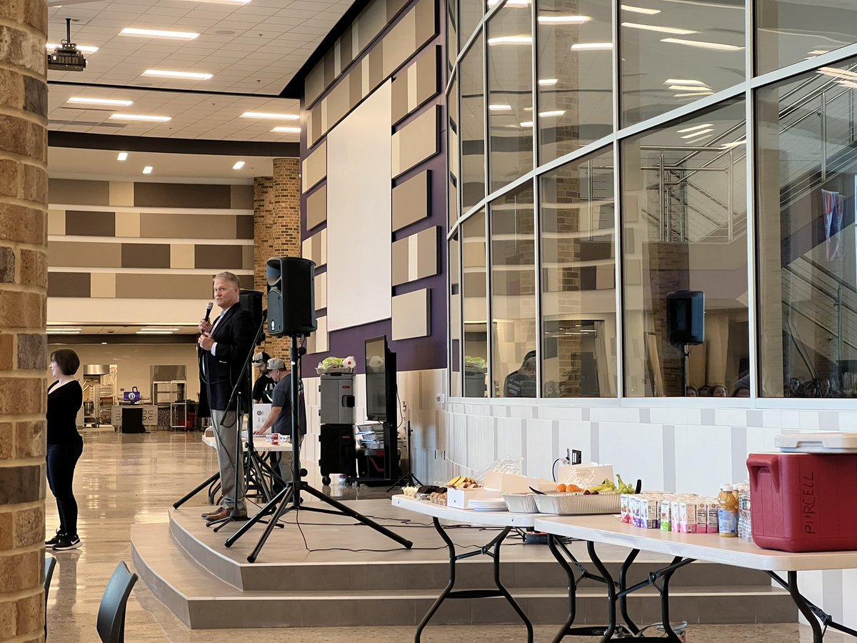 laceysrainey's tweet photo. Mr. Hays gave an inspiring staff welcome at the new Denton High School! Our teachers do the impossible every single day! https://t.co/lCOSuNhTf3