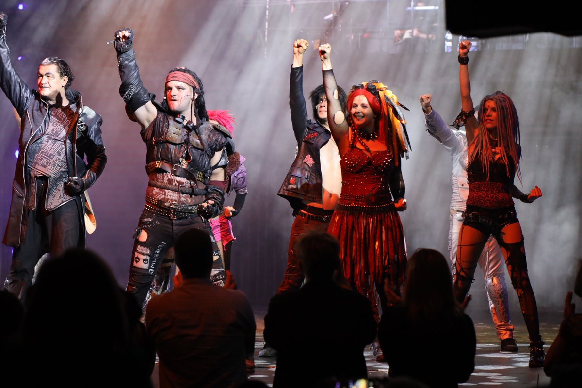 wwryhun's tweet photo. We Will Rock You! https://t.co/LLhI94W2Oe
