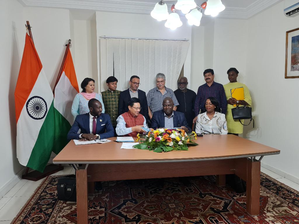 EOIIvoryCoast's tweet photo. Happy to share that EOI Abidjan will finally have a Permanent Address after 43 years. Today EOI signed the sale-purchase Agreement &amp; purchased empty plots for our own buildings.Jai Hind.@MEAIndia @DrSJaishankar
@IndianDiplomacy @MOS_MEA @M_Lekhi @RanjanRajkuma11 https://t.co/zPT9wjRAgr