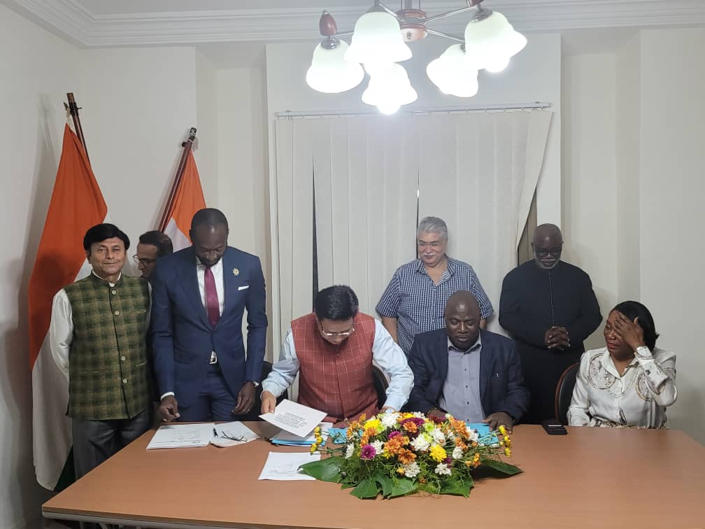 EOIIvoryCoast's tweet photo. Happy to share that EOI Abidjan will finally have a Permanent Address after 43 years. Today EOI signed the sale-purchase Agreement &amp; purchased empty plots for our own buildings.Jai Hind.@MEAIndia @DrSJaishankar
@IndianDiplomacy @MOS_MEA @M_Lekhi @RanjanRajkuma11 https://t.co/zPT9wjRAgr