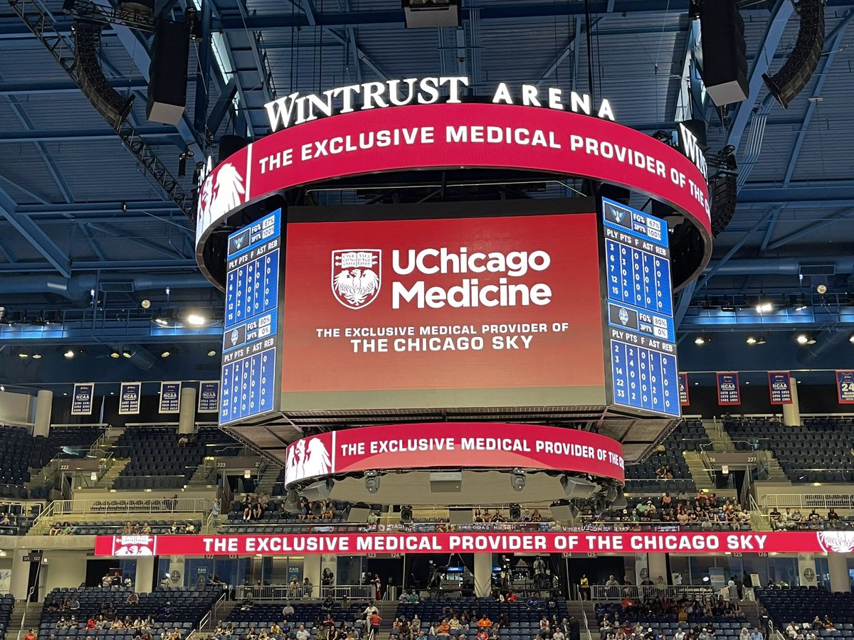 NitaKarnikLee's tweet photo. Great game tough loss! Appreciate partnerships @chicagosky @UChicagoMed @UCCancerCenter @GYNCancer @SGO_org to help #MovetheMessage about #gyncancerawareness #gyncsm Special shout out to @KDRichardson924 recognized by @sd_yamada for her tireless local& national advocacy! https://t.co/IPdcuBjW7Z