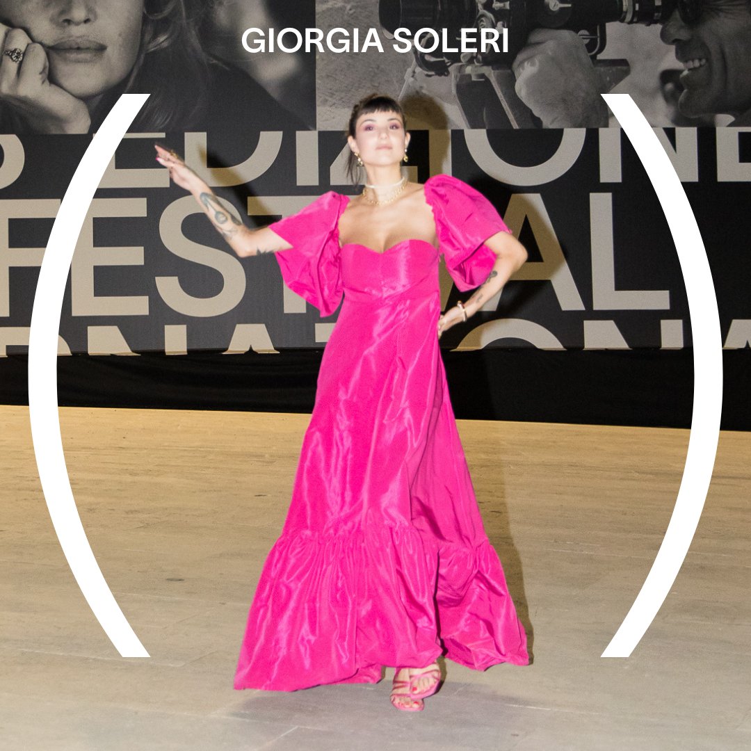 D'estate sull'#IsolaTiberina si respira un'atmosfera magica ✨
Ecco alcuni degli ospiti che sono stati con noi in questa prima metà del #Festival: vi aspettiamo fino al 3 settembre per nuovi appuntamenti all'insegna del #cinema e non solo!